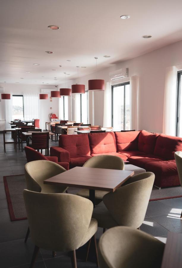 Hotel Freixo Douro Superior Фрейшу-ди-Эшпада-а-Синта Экстерьер фото